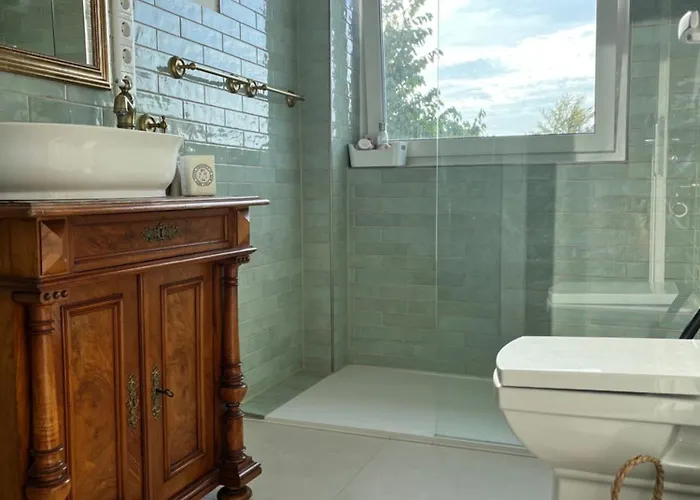 Ck Business 4br, Wlan, Parking דירה